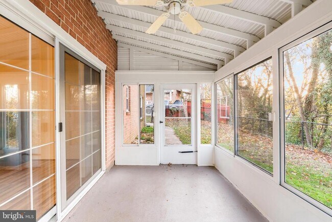Building Photo - 428 Montemar Ave