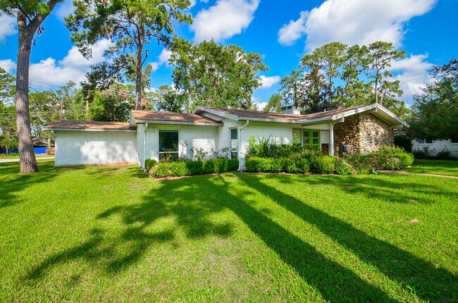Building Photo - 1101 Guinea Dr