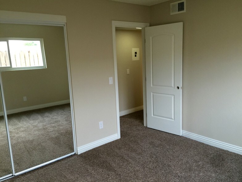 Building Photo - 15551 Boleyn Cir