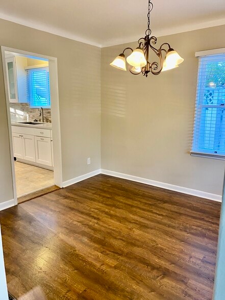 Dinning Room - 67 Windsor Ln