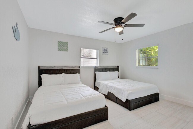 Building Photo - 3837 NE Melba Dr