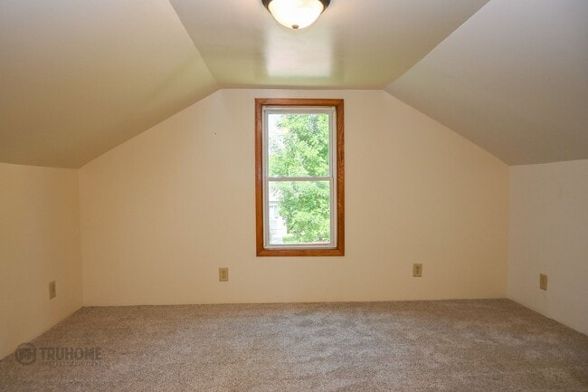 Building Photo - Charming 2 Bed 1 Bath Single Family Home f...