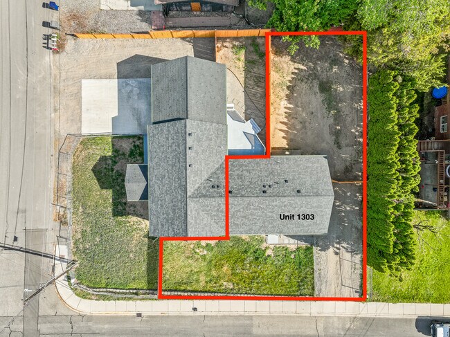 Building Photo - 1301 Clements Cir