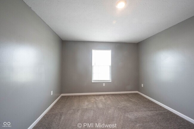 Building Photo - 3975 Fenwick Ln