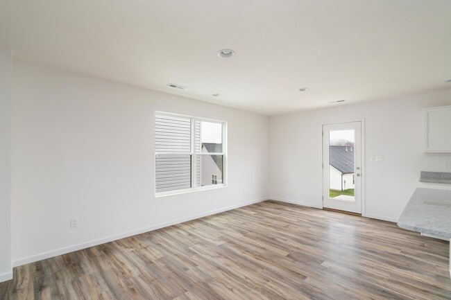 Building Photo - 3209 Hopson Holw Rd