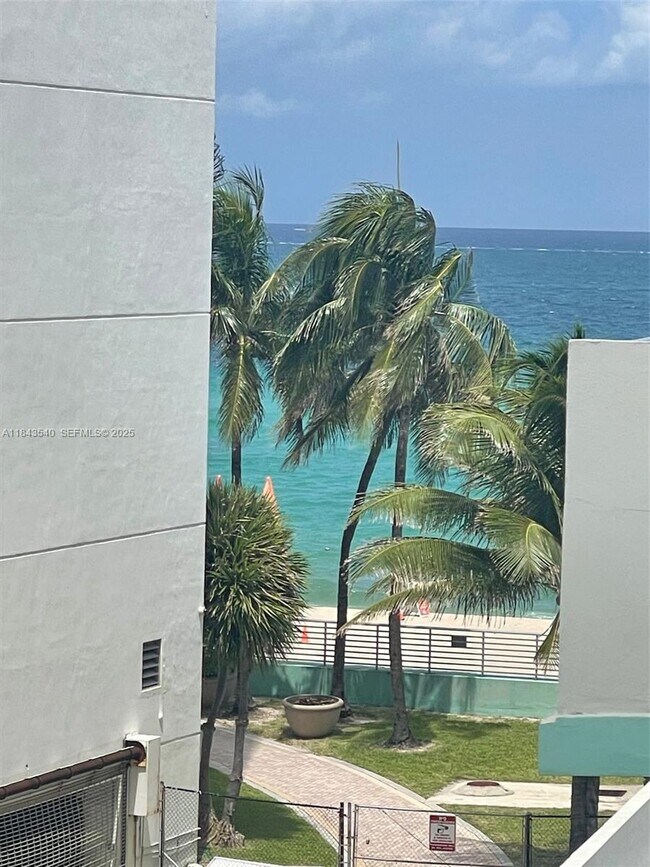 Building Photo - 3725 S Ocean Dr