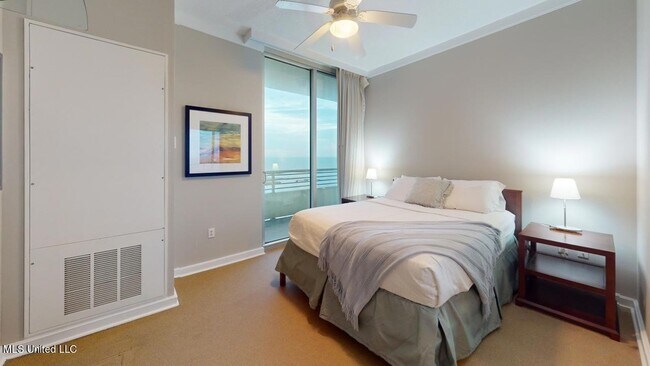 Building Photo - 2060 Beach Blvd