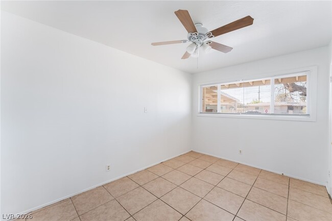 Building Photo - 1108 Tumbleweed Ave