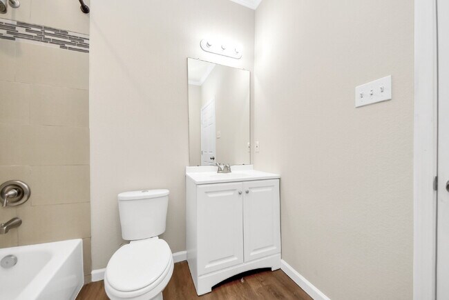 Building Photo - Renovated Houston Gem Near Downtown & the Medical Center