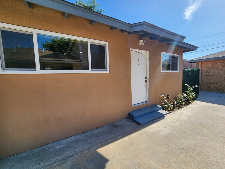 Building Photo - 6635 Irvine Ave