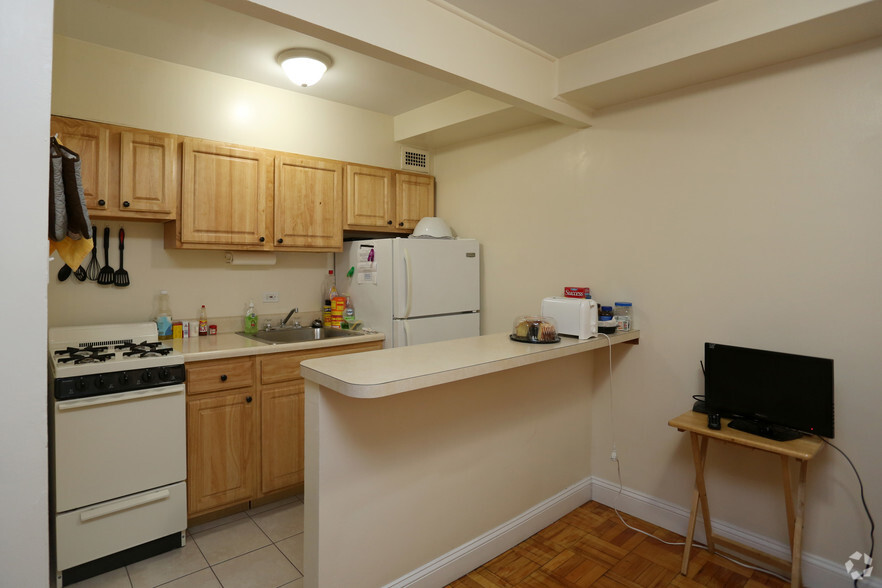 Kitchen - Saint Paul Regency