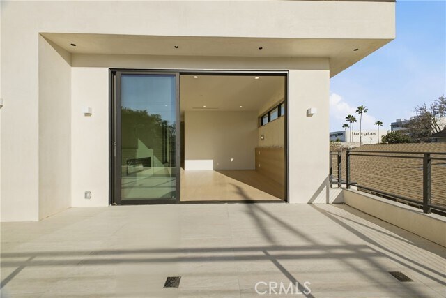 Building Photo - 4827 Stansbury Ave