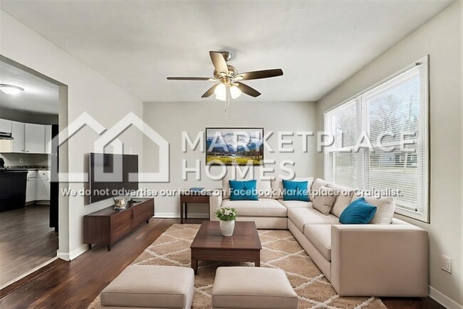 Building Photo - 939 Redford Dr SE