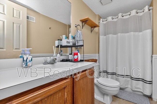 Building Photo - 260 Windfield Pkwy