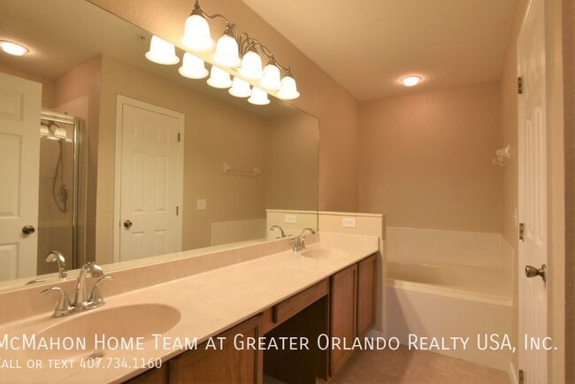 Building Photo - AVALON LAKES 3br 2.5ba townhome, OVER 2000...