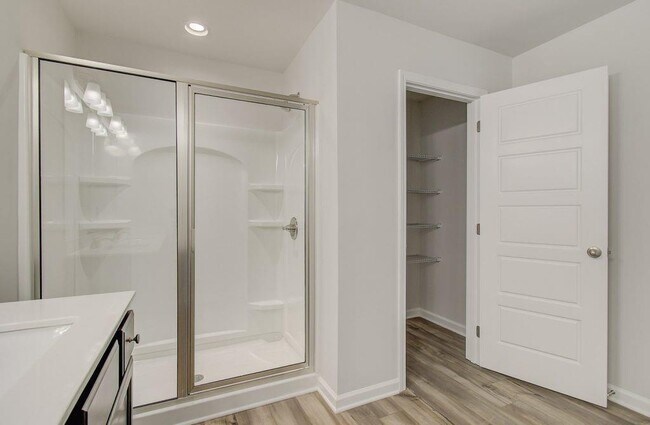 Building Photo - 3230 Westgate Park Dr