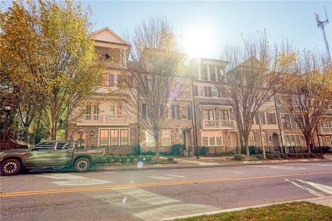 Building Photo - 984 Memorial Walk SE