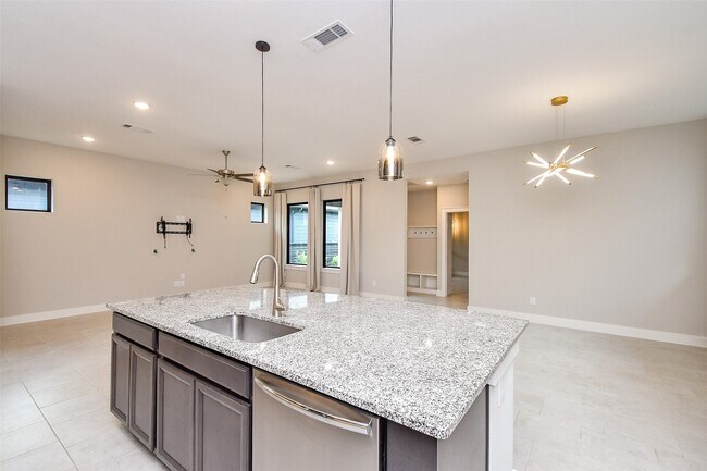 Building Photo - 15247 Parkland Canyon Dr