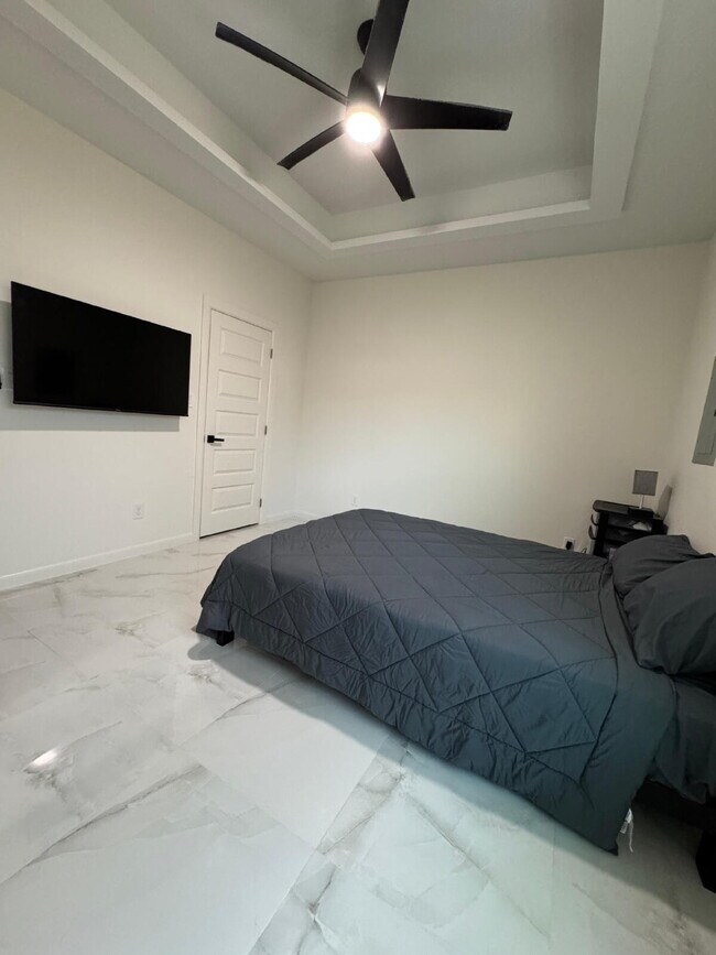 Building Photo - "Stylish 2-Bed, 2-Bath Gem with Granite Touches in Pharr, TX!"