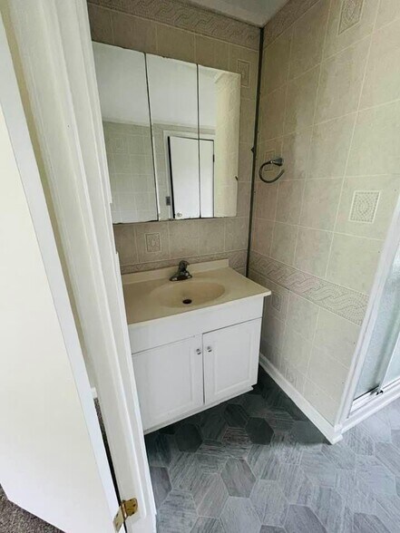 Building Photo - 210 Bride Dr