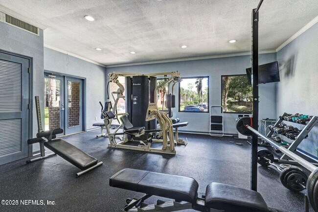 Building Photo - 8880 Old Kings Rd S