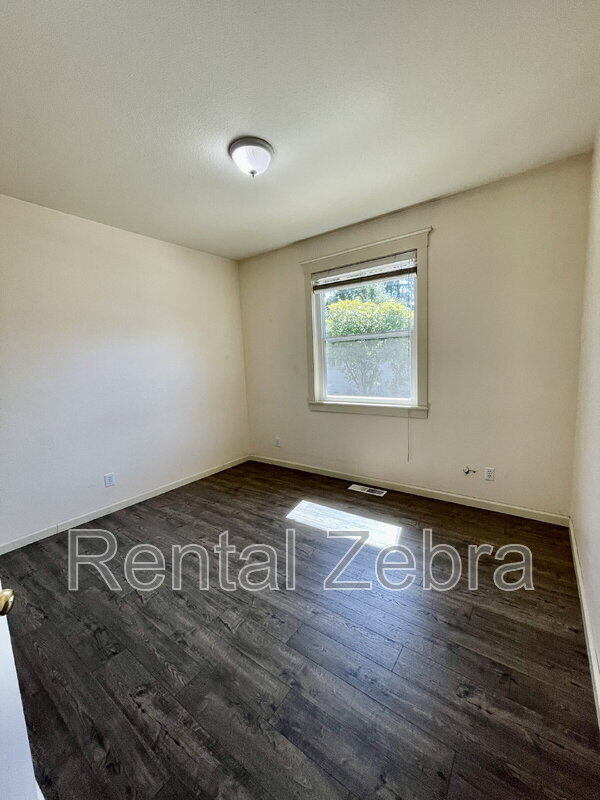 Building Photo - 233 Craftman Ct