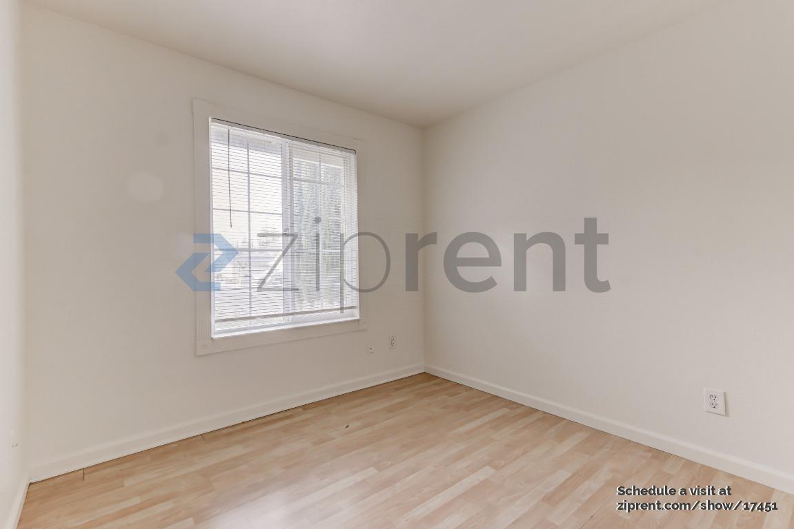 Building Photo - 5368 Vichy Cir
