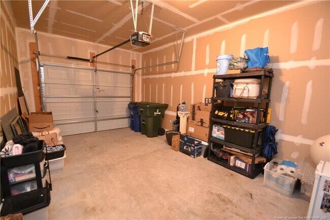 Building Photo - 3115 Manhasset Ln