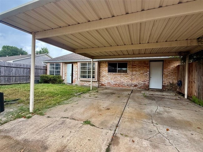 Building Photo - 13161 Clarewood Dr