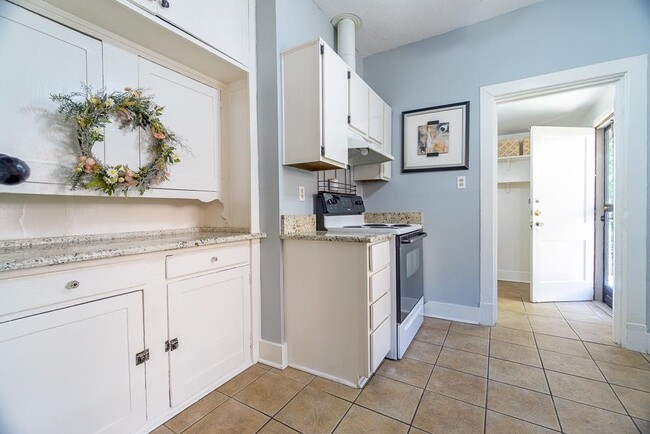 Building Photo - 343 N McLean Blvd