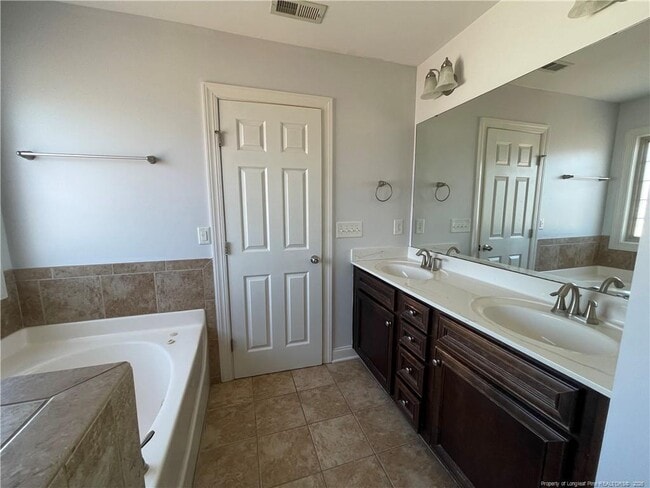 Building Photo - 86 Marquis Dr