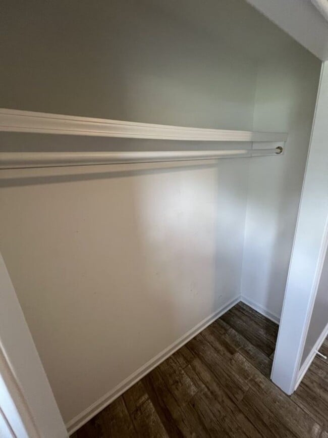Building Photo - Charming 4-Bedroom Home with Large Backyar...