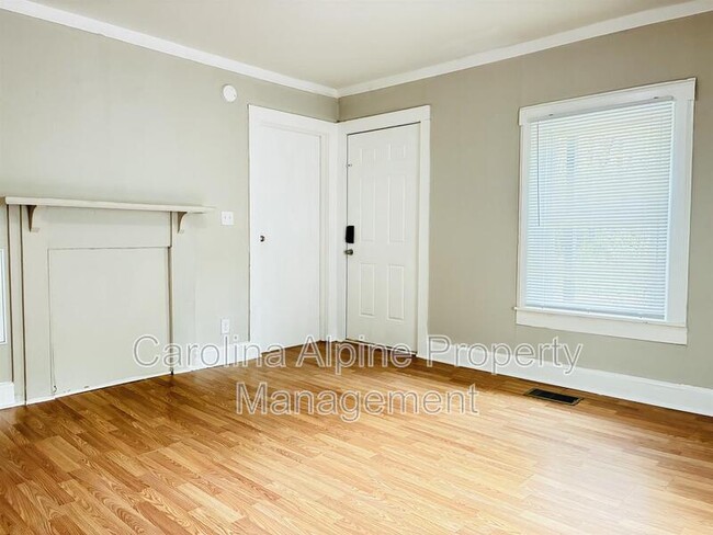 Building Photo - 918 Airline Ext