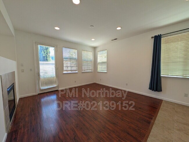 Building Photo - 564 Primitivo Ct