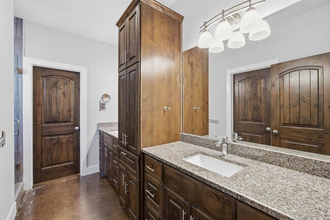 Building Photo - 1125 Walton Ln