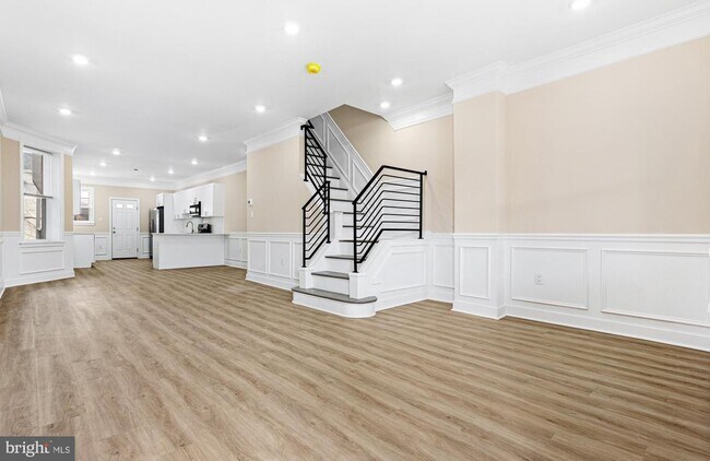 Building Photo - 806 S 56th St