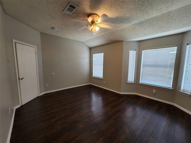 Building Photo - 1225 Lake Haven Dr