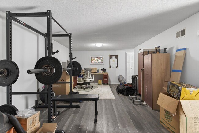 Building Photo - 9 Pine Meadows Dr