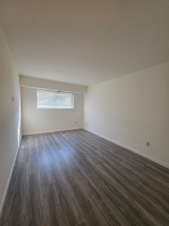 Building Photo - 2177 Kietzke Ln