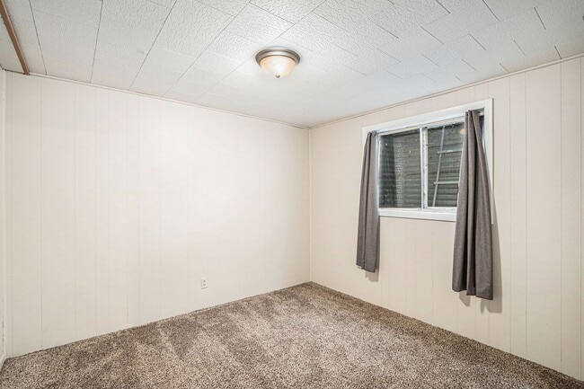 Building Photo - 906 Mansfield Dr