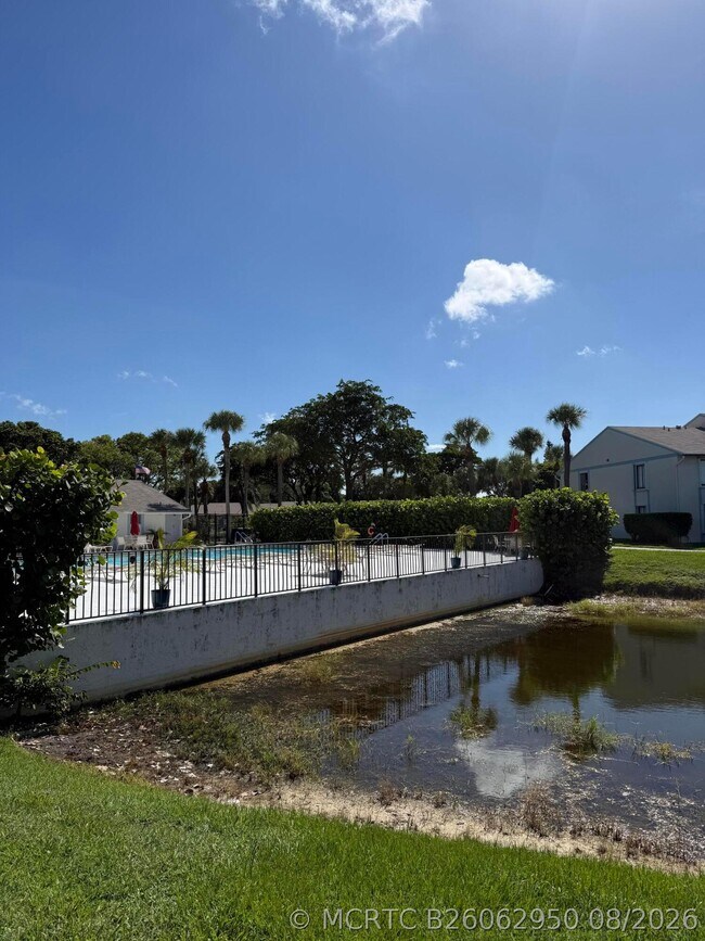Building Photo - 1110 Green Pine Blvd