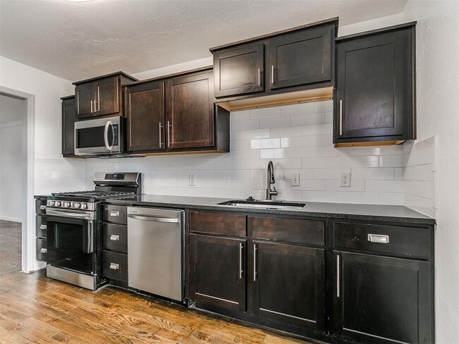 Building Photo - 1338 South Dr