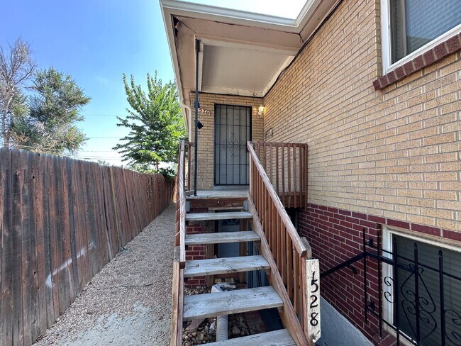 Building Photo - ~Move In Special- $500 Off One Months Rent~ Newly Remodeled Two-Bedroom Condo! Rent Includes Wate...