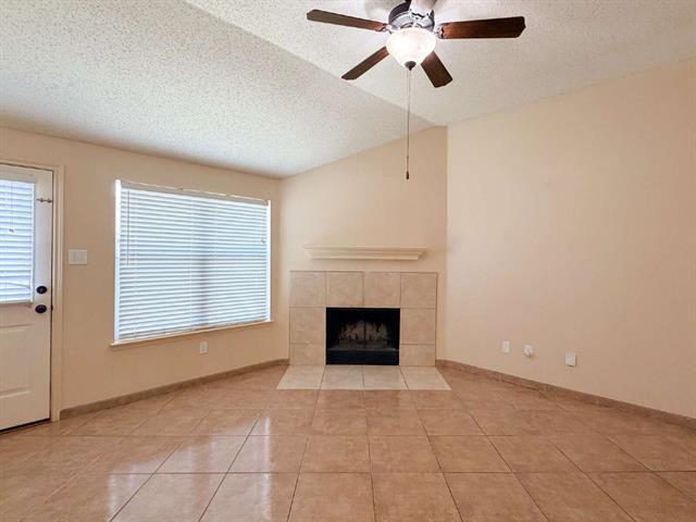 Building Photo - 1009 McKavett Dr