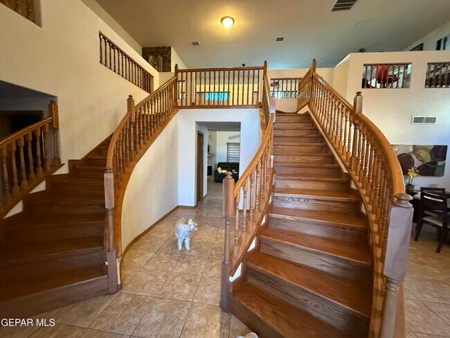 Building Photo - 3733 Tierra Campa Dr