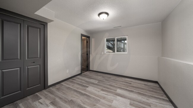 Building Photo - 1050 Valkenburg Dr