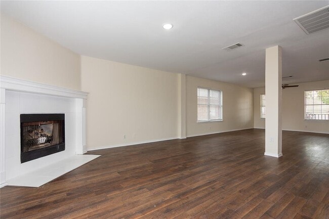 Building Photo - 1711 Lloydminister Way