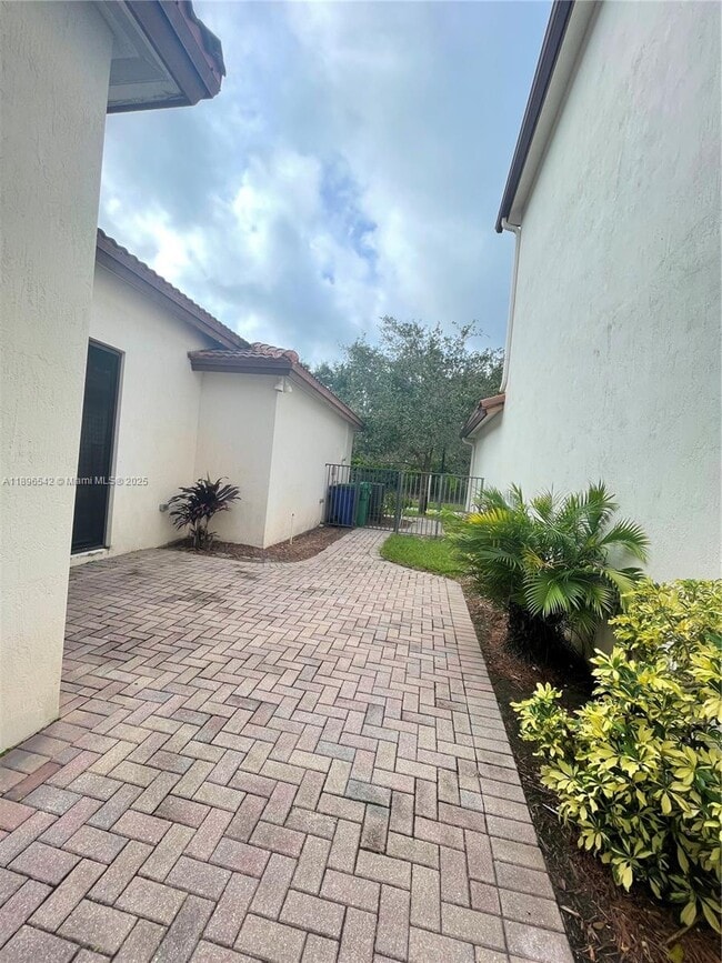 Building Photo - 8290 NW 39th Ct
