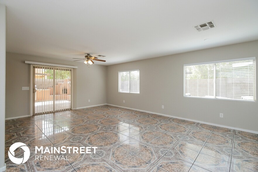 Building Photo - 8341 W Hughes Dr