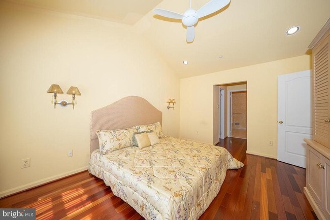 Building Photo - 234 Lookout Pl